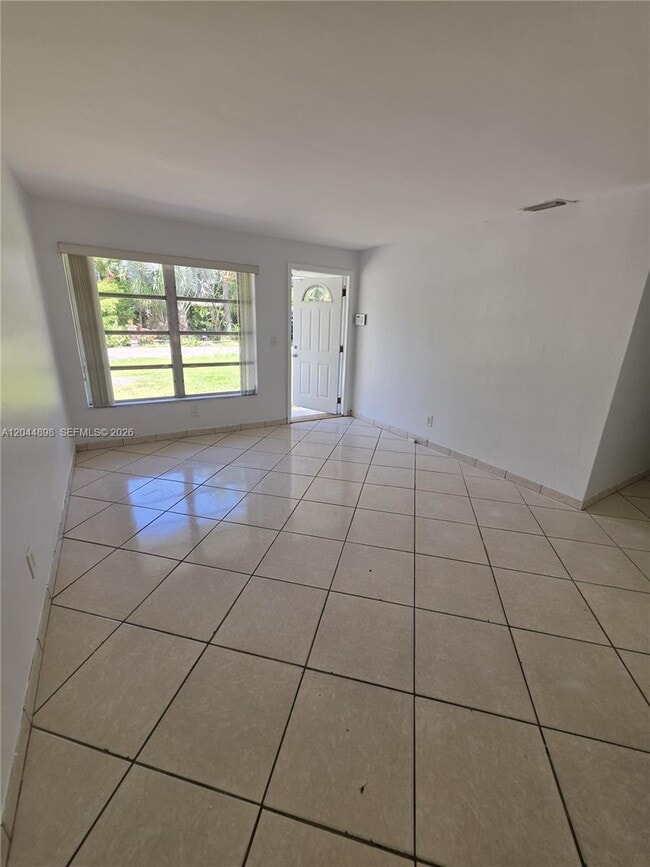 Foto del edificio - 5720 Douglas St