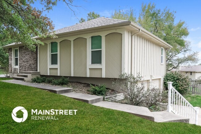 Building Photo - 1523 NE Westwind Dr
