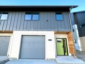 Building Photo - 2332 Shorthorn Ave