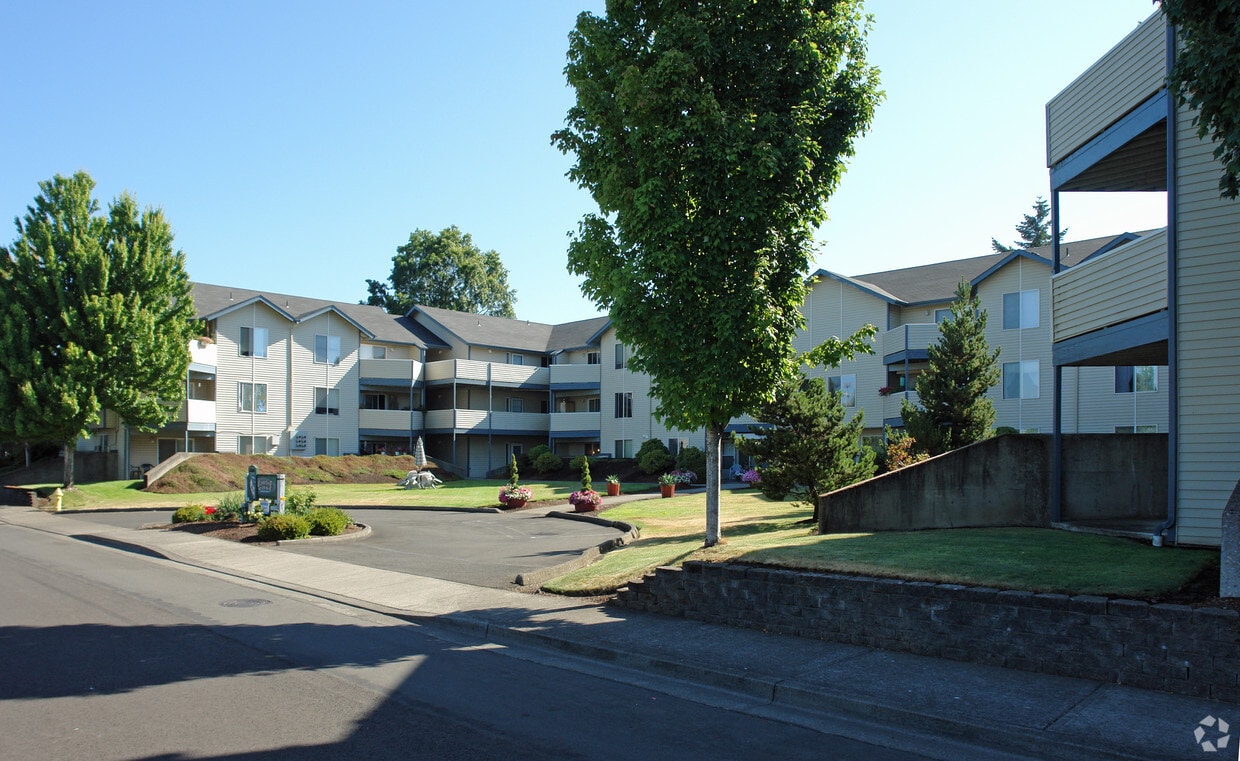 Primary Photo - Camelot East Apartments