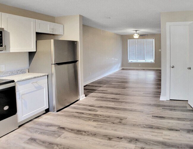 Building Photo - Chatham840