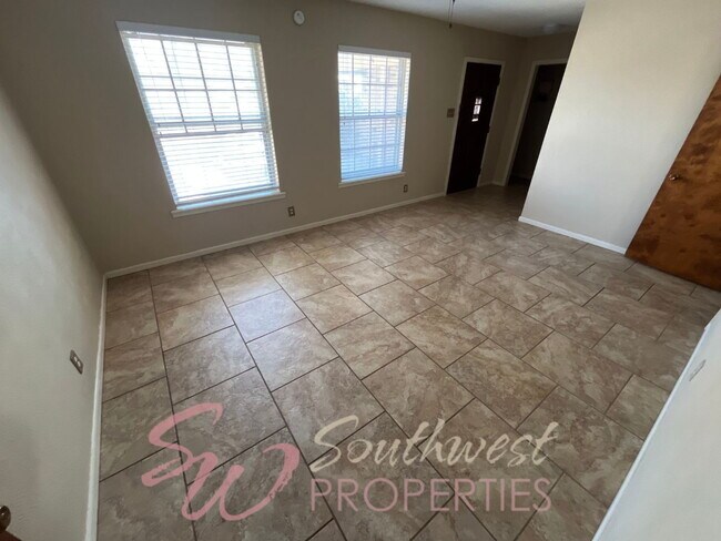 Foto del edificio - Spacious 3 Bedroom Brick Home in the Heart of Stephenville!