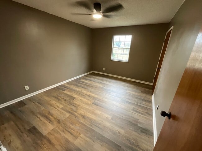 Building Photo - 4387 Wilton St