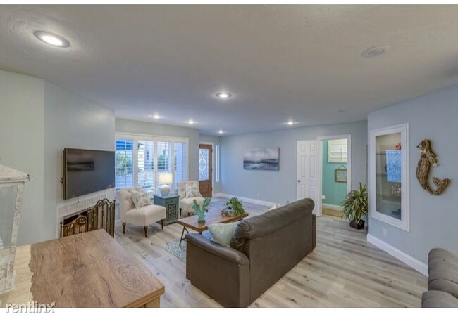 Building Photo - 2 br, 2.5 bath Condo - 734 Ensenada Ct