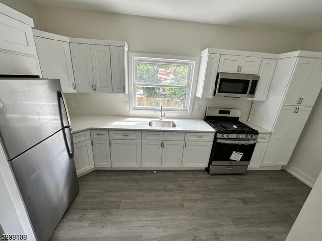 Building Photo - 466 Conover Terrace
