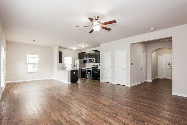 Building Photo - 1013 Helms Rd