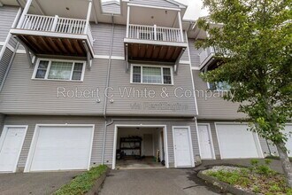 Building Photo - 330 Crystal Ave