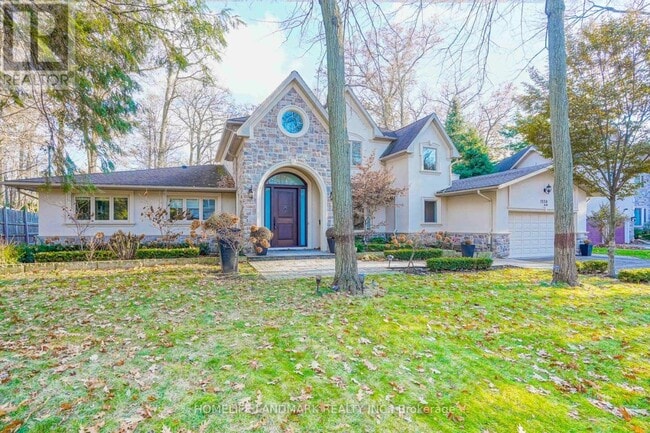 Photo du bâtiment - 1558 Spring Rd