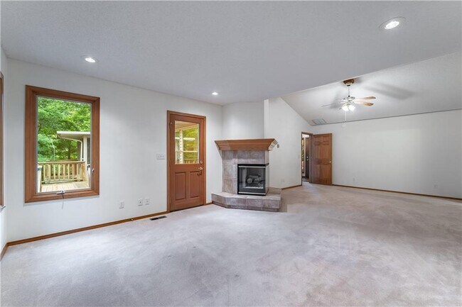 Building Photo - 5 Ellesmere Ln