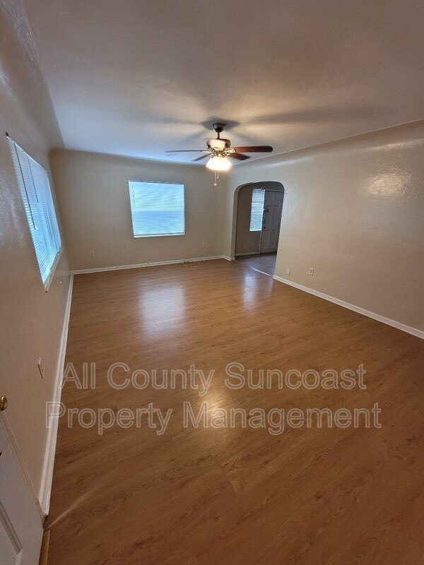Foto del edificio - 2621 40th Ave N