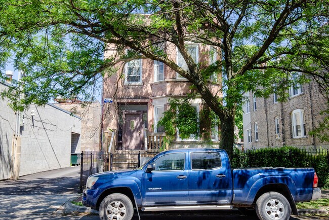 Building Photo - 2341 N Kimball Ave