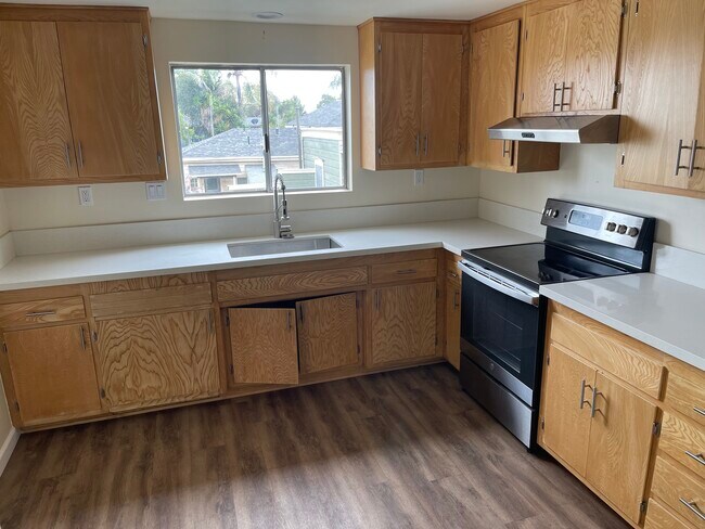 Kitchen - 1524 Garden St