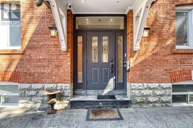 Photo du bâtiment - 34 Rusholme Dr