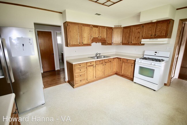 Building Photo - 3 br, 1 bath House - 789 Meade Lane