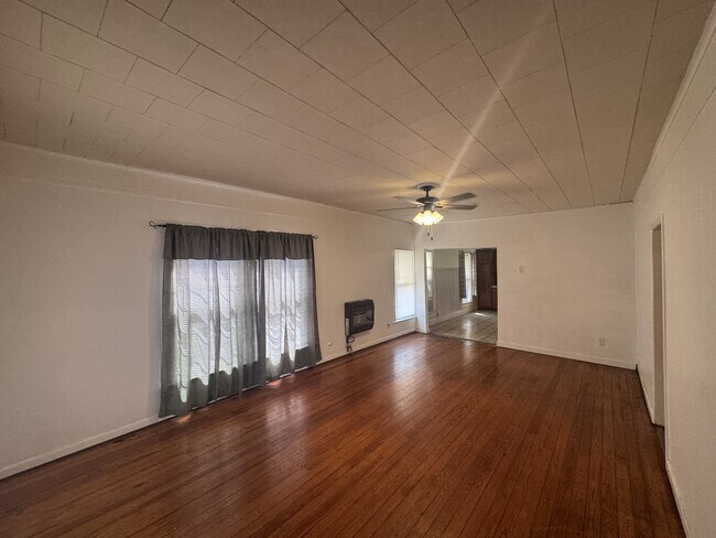 Foto del edificio - 307 N Witte St