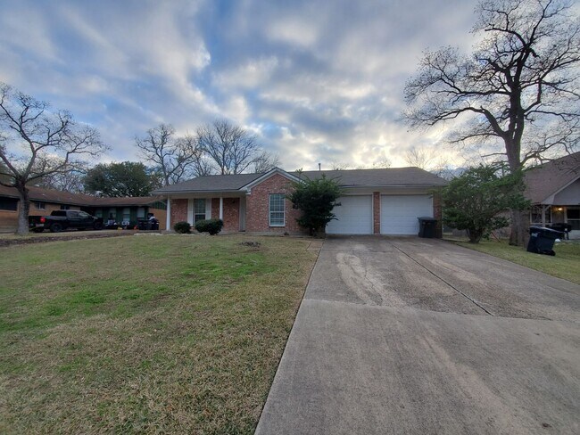 Foto del edificio - College Station - 3 Bedrooms / 2 bath Hous...