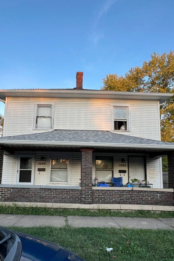 Foto principal - 1247 W Lee St