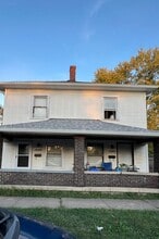 Building Photo - 1247 W Lee St