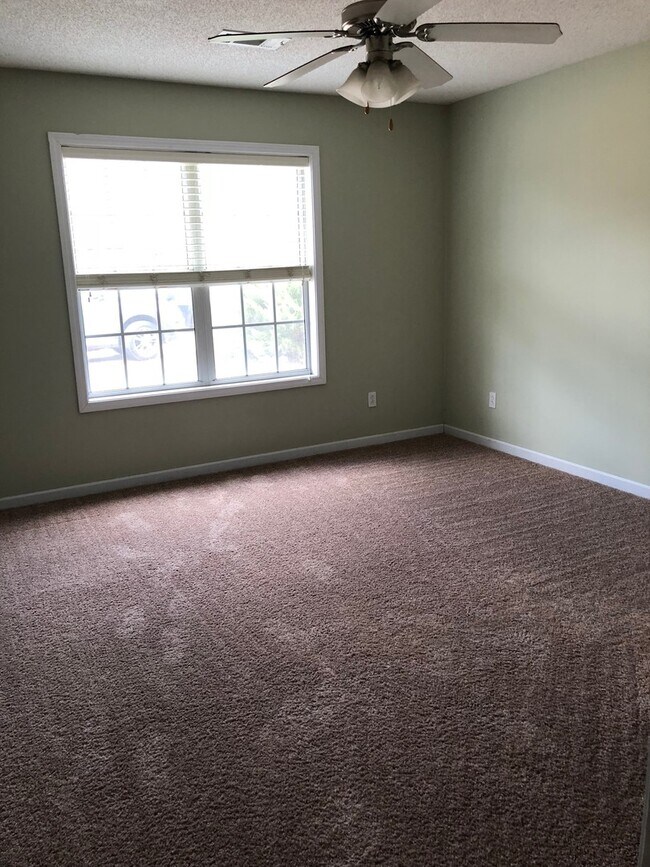 Foto del edificio - 101 Carrollton - available August 15, 2026