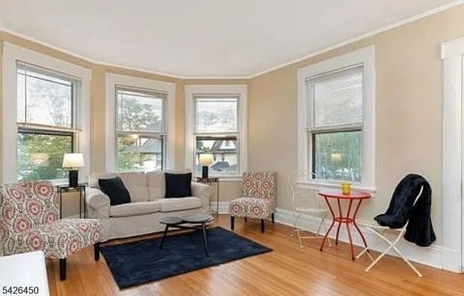 Building Photo - 4 Claremont Pl