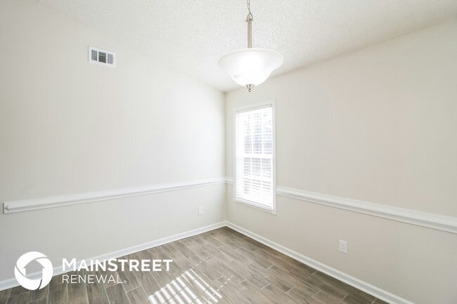 Building Photo - 10381 Commons Crossing