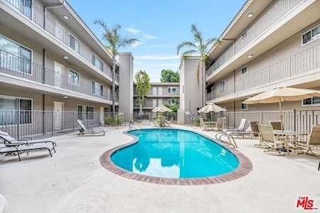 Piscina climatizada - 2002 4th St