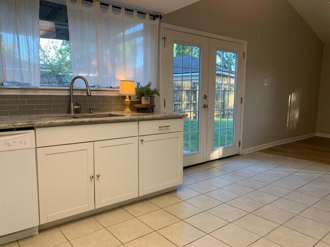 Foto del edificio - 16906 Oxnard Ln