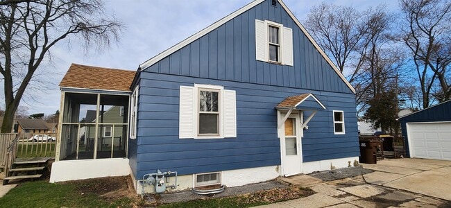 Building Photo - 532 Anna Ave