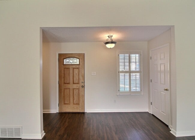 Foto del edificio - 1479 Wolf Ridge Dr