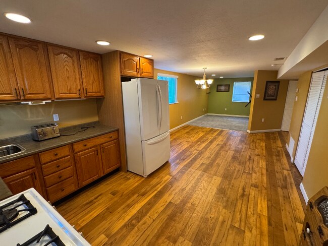 Building Photo - 505 Diamond Alley