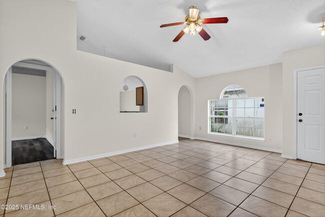 Building Photo - 2042 Wiley Oaks Ln