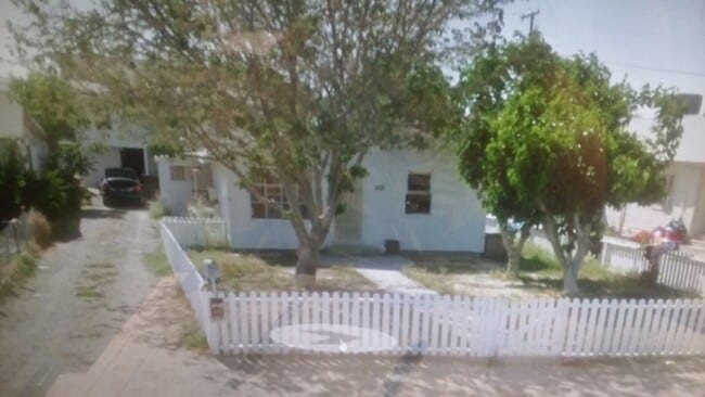 Building Photo - 615 Tyler St
