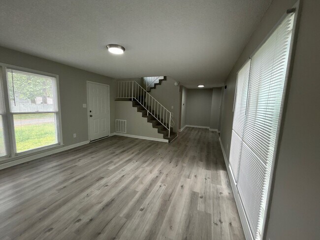 Foto del edificio - 45 Woodmont Dr