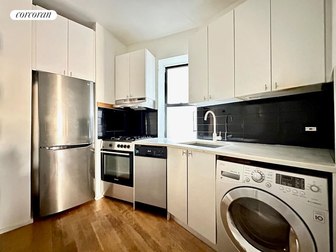 Foto principal - 410 W 36th St.