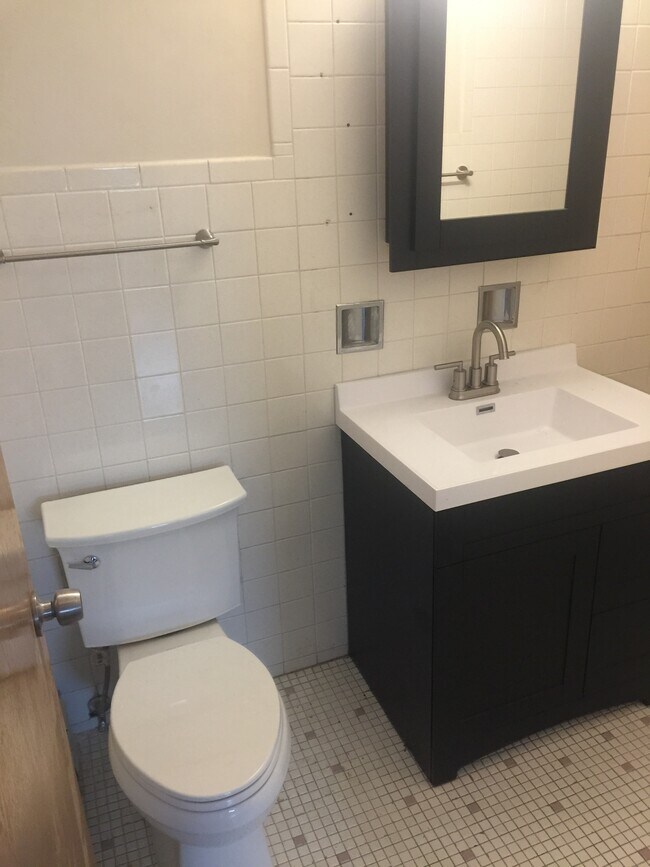 baño - 11801 S Kedzie Ave