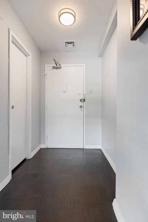 Foto del edificio - 1200 N Nash St