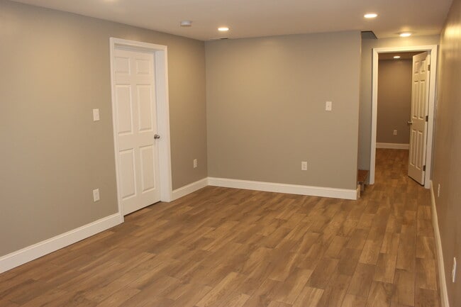 Photo - 246 Hill N Dale Rd House