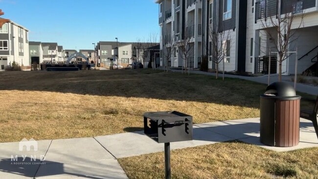 Foto del edificio - 6153 N Ceylon St