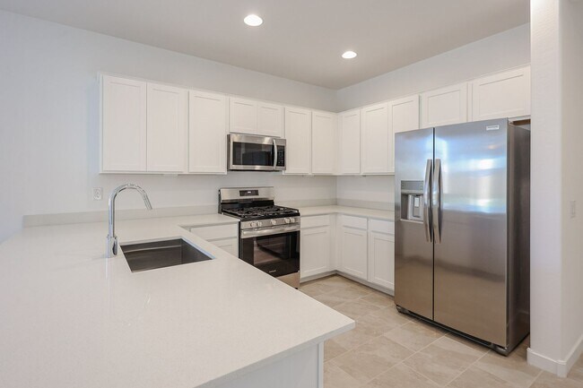 Foto del edificio - 5 Bedroom home in Asante Community