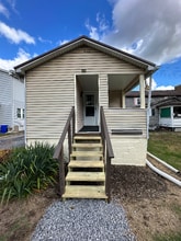 Building Photo - 164 Main St