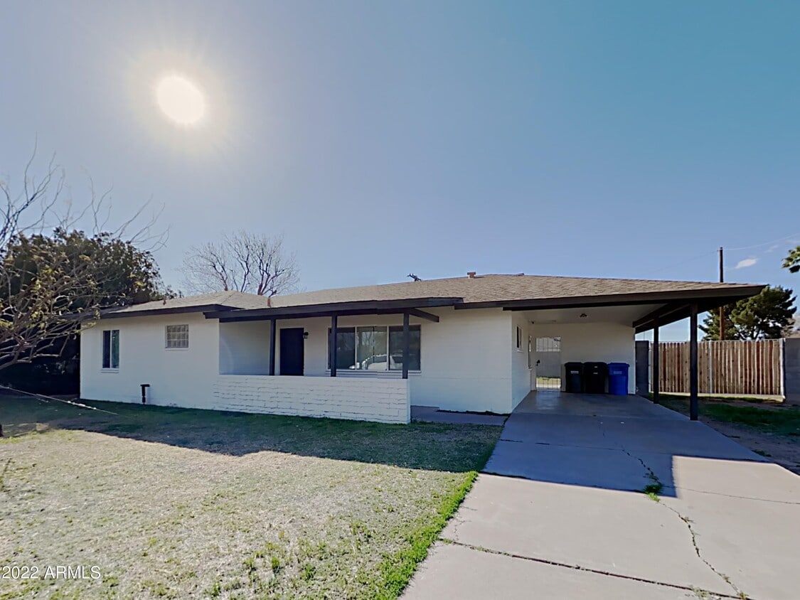 Primary Photo - 2431 W Shady Glen Ave