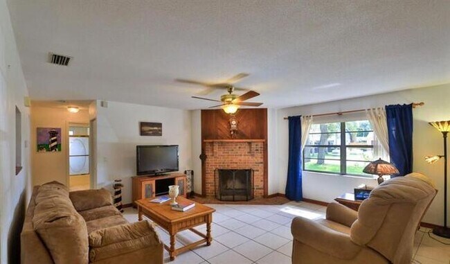 Foto del edificio - 625 Devon Street, Port Orange, FL, 32127