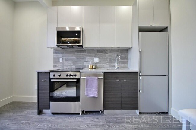 Foto del edificio - Stunning New 2 Bed in Crown Heights with L...