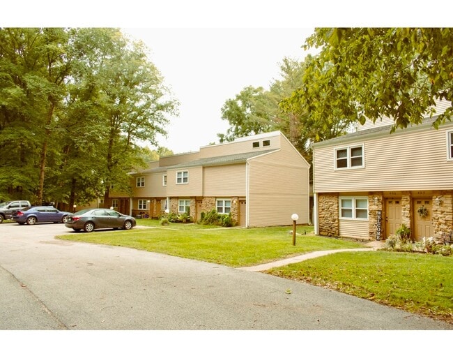 Building Photo - Timbernest Town Homes