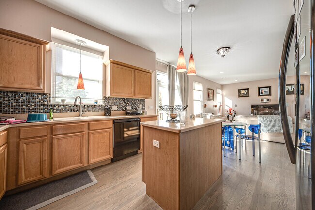 Foto del edificio - 4225 Henry Way