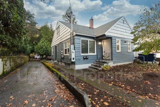 Photo - 3737 SE Cesar Estrada Chavez Blvd House