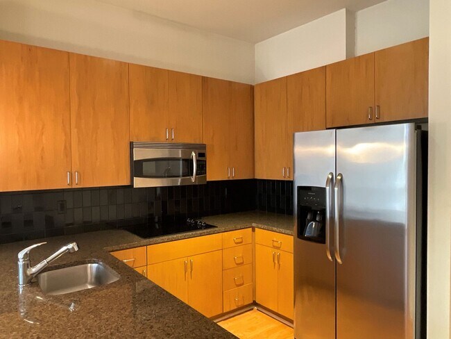Foto del edificio - 525 E 6th St