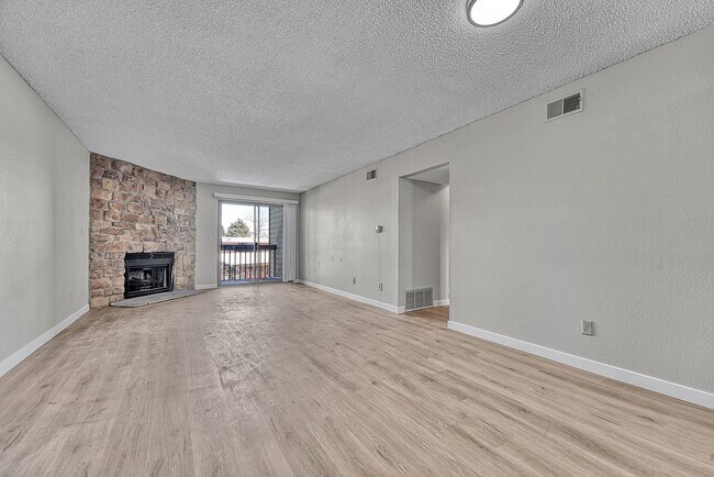 Foto del edificio - Updated 2 bed / 1 bath home in Lakewood!