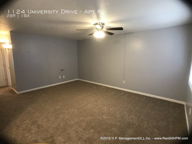 Building Photo - 1124 University Dr
