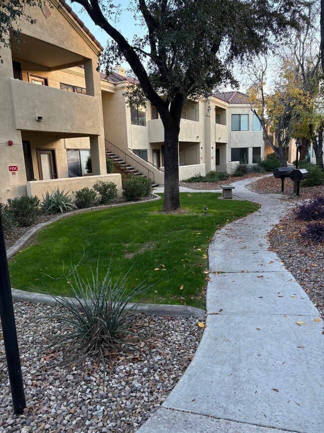 Foto del edificio - 7575 E Indian Bend Rd